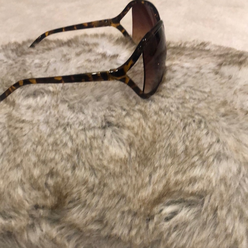 Shades - Picture 3 of 4